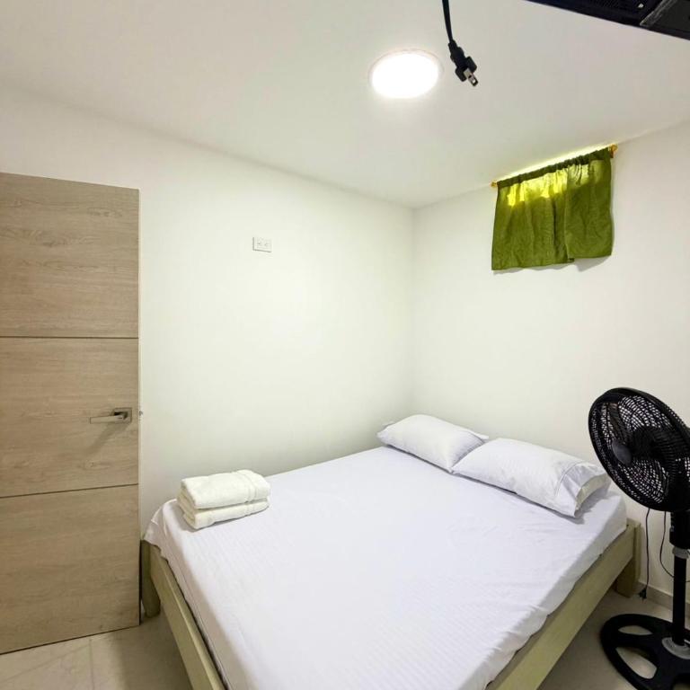 HOSTAL LA MARINA sm - Double or Twin Room - 5