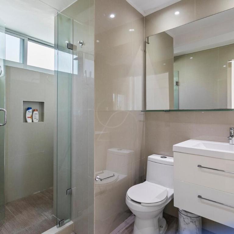 Spacious 2BD with balcony and pool, close to everything - Apartamento de 2 dormitorios - 15