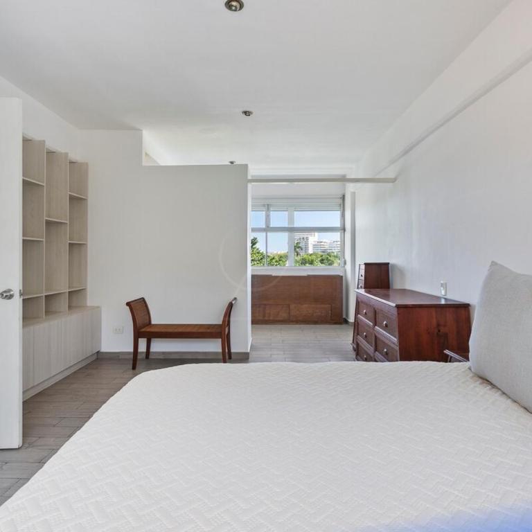 Spacious 2BD with balcony and pool, close to everything - Apartamento de 2 dormitorios - 20