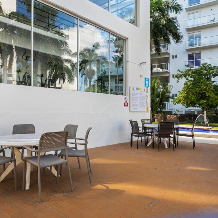 Spacious 2BD with balcony and pool, close to everything - Apartamento de 2 dormitorios - 23