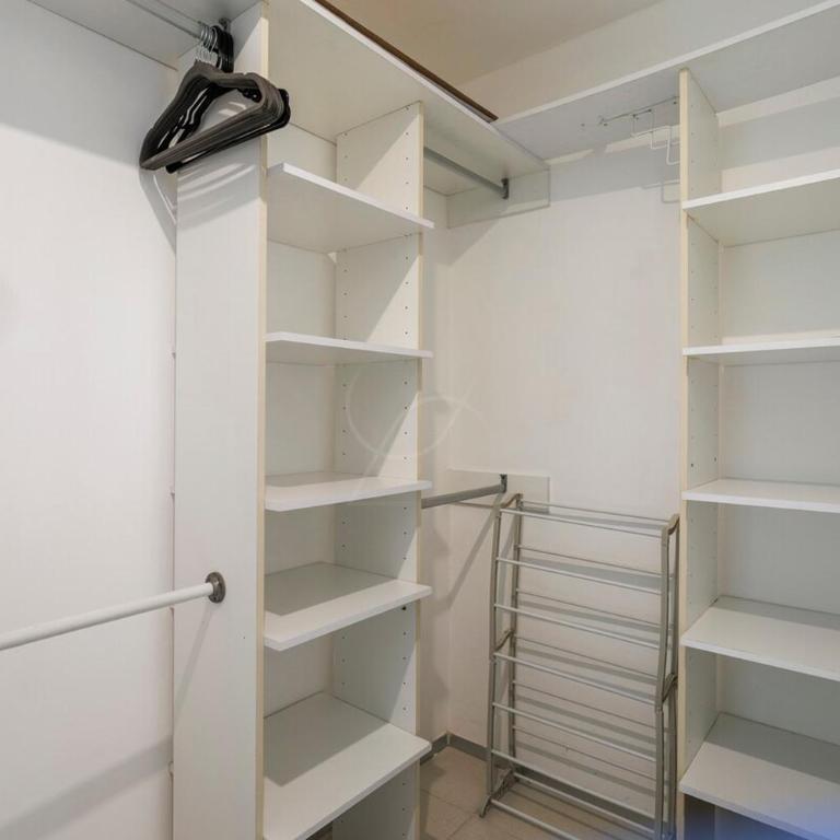 Spacious 2BD with balcony and pool, close to everything - Apartamento de 2 dormitorios - 25