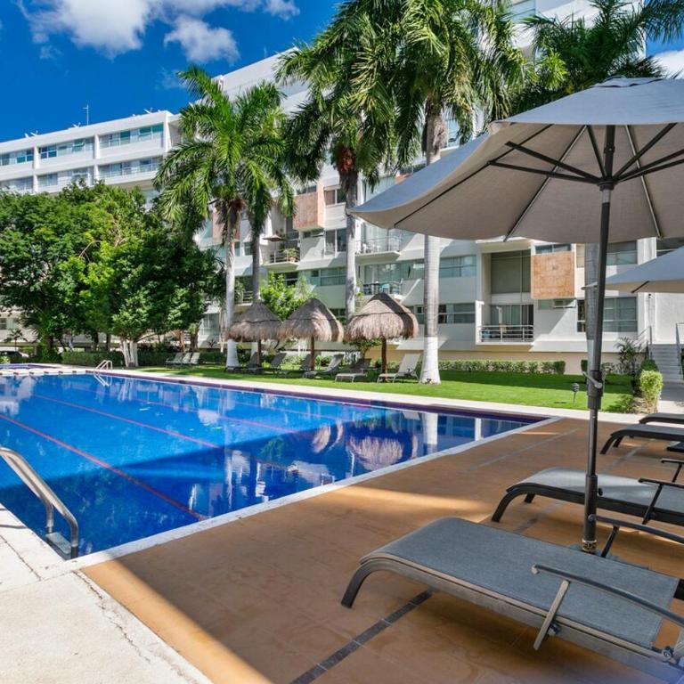 Spacious 2BD with balcony and pool, close to everything - Apartamento de 2 dormitorios - 37