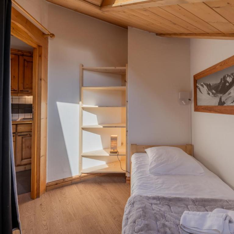 Central Mont Blanc view, Sauna & Pool - Apartment with Mountain View - 25