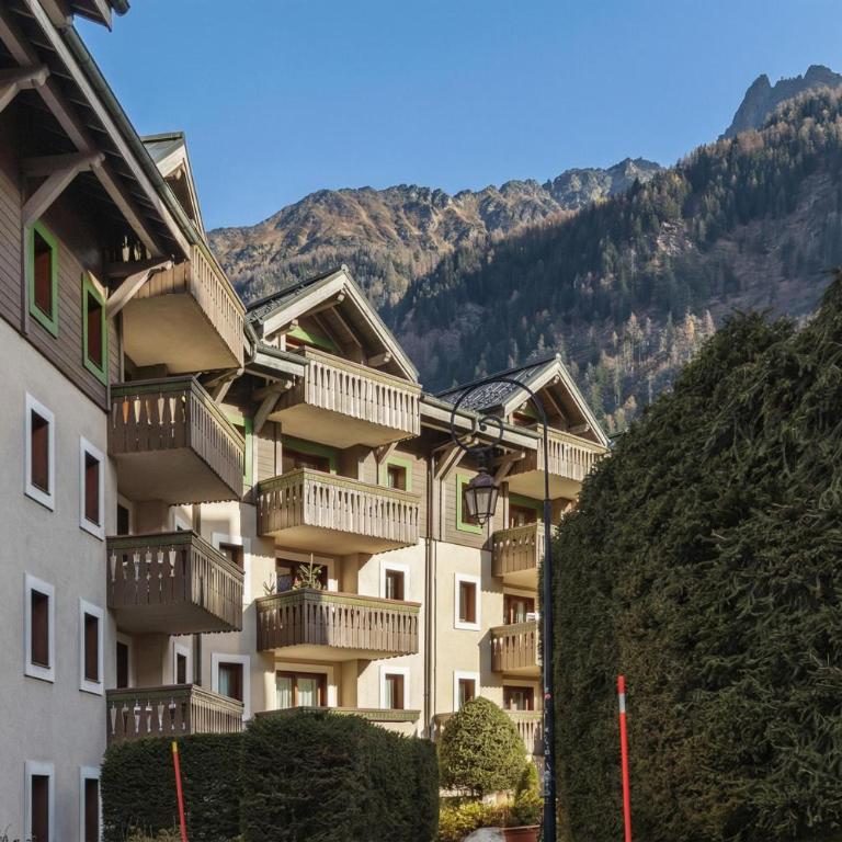 Central Mont Blanc view, Sauna & Pool - Apartment with Mountain View - 37