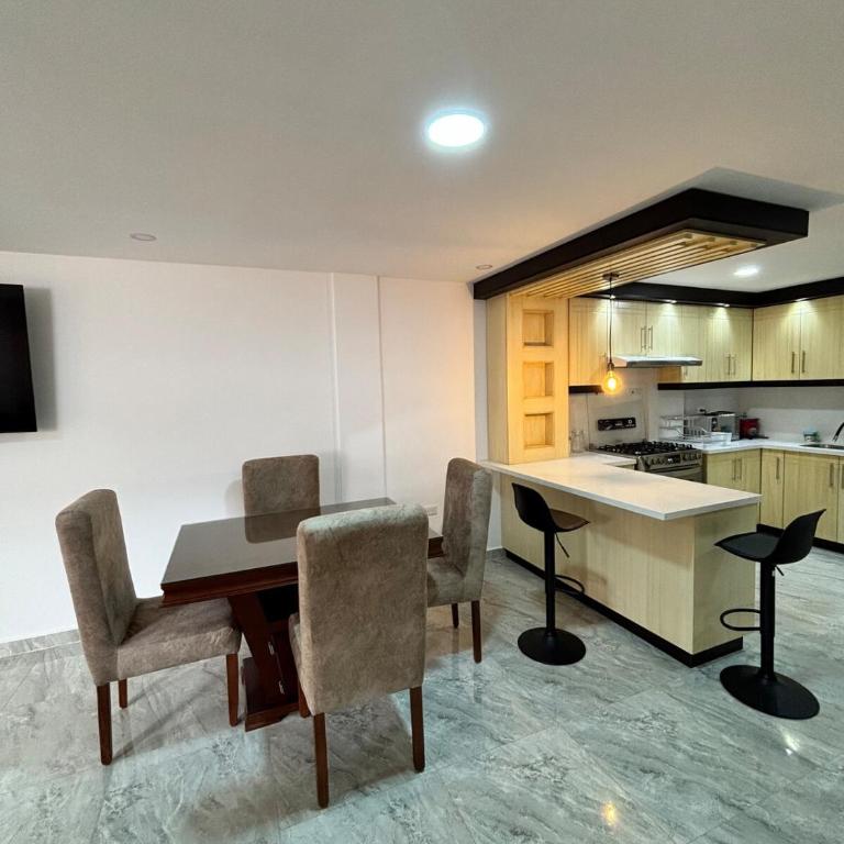 Dpto 2 recámaras,parqueadero - Two-Bedroom Apartment - 6