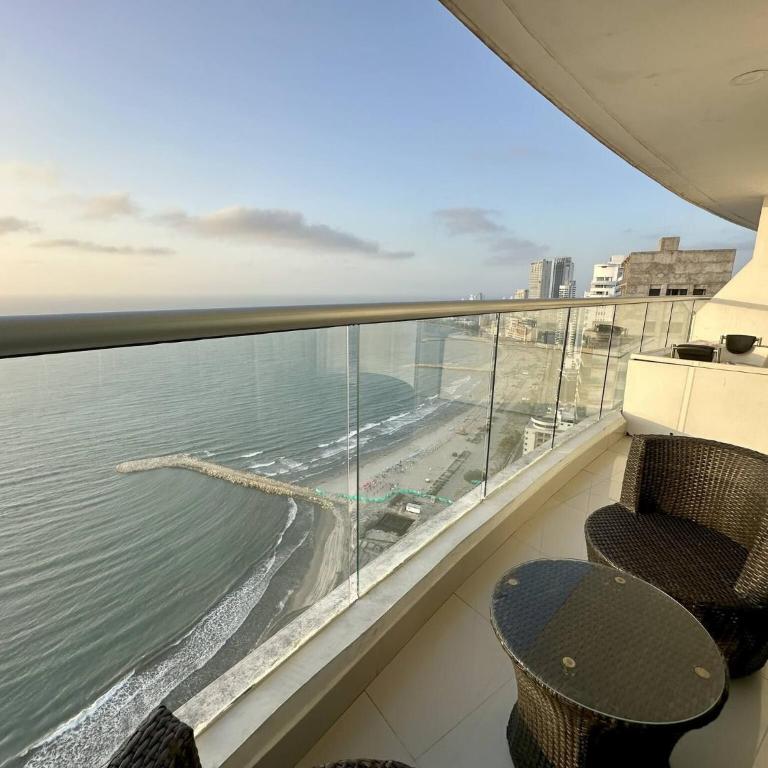 1 Bedroom Beachfront 40th Floor - Apartment - 5