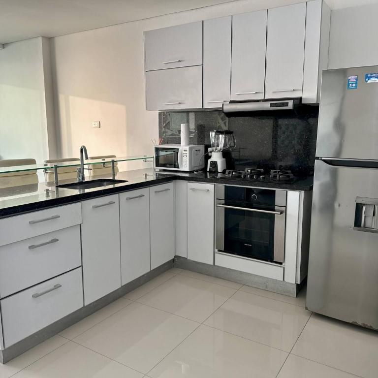 1 Bedroom Beachfront 40th Floor - Apartment - 6