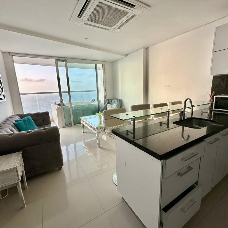 1 Bedroom Beachfront 40th Floor - Apartment - 7