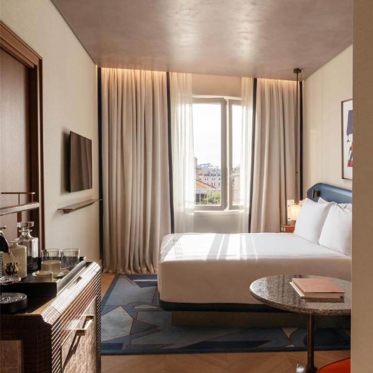 Thompson Rome, By Hyatt - Camera Queen - 2