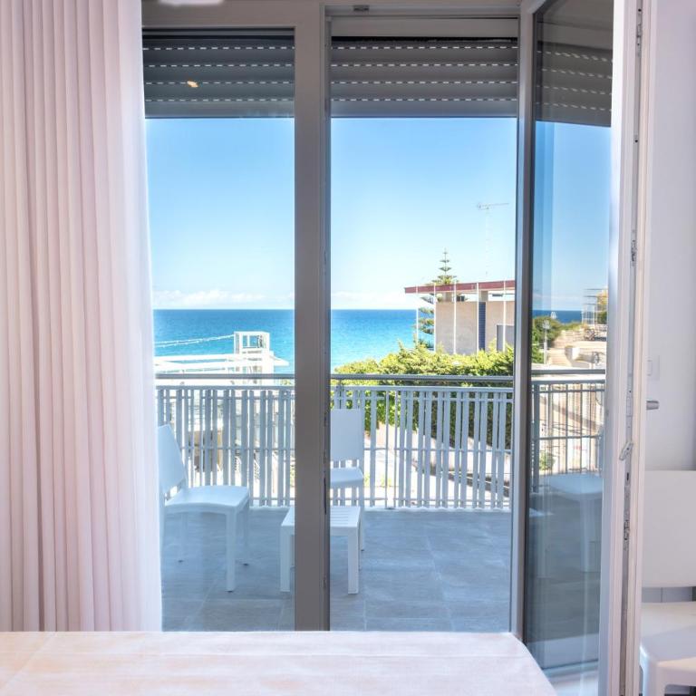 Lumina Rooms - Camera Matrimoniale con Balcone e Vista Mare - 3
