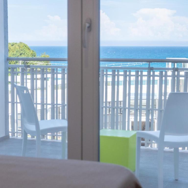 Lumina Rooms - Camera Matrimoniale con Balcone e Vista Mare - 6