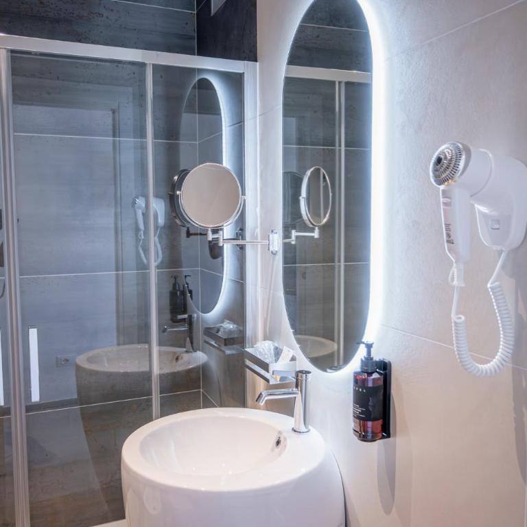 Lumina Rooms - Camera Matrimoniale con Balcone e Vista Mare - 7