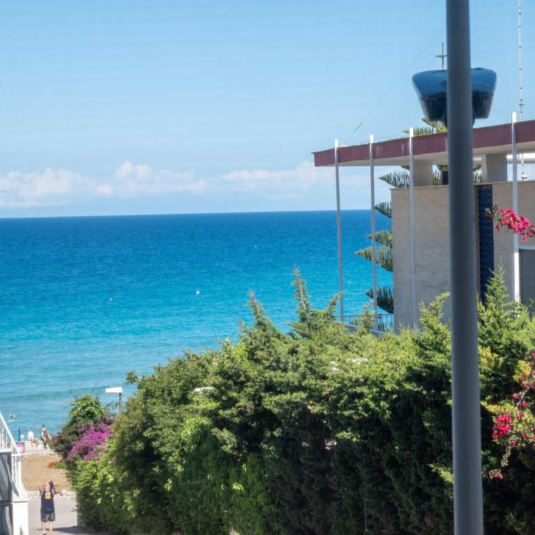 Lumina Rooms - Camera Tripla Superior con Vista Mare - 6