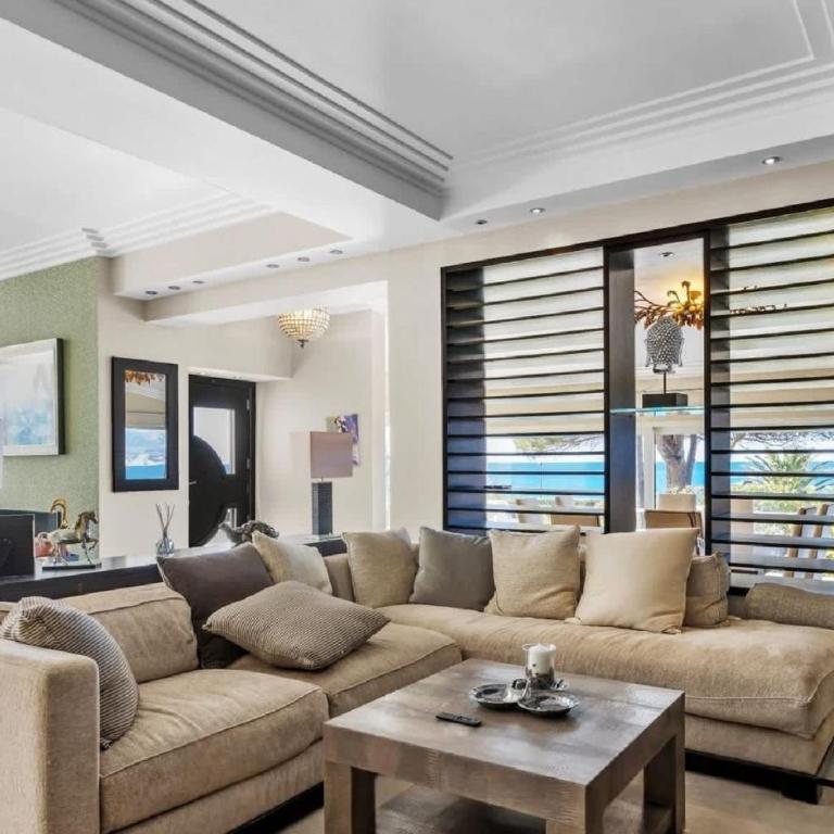 Villa with stunning sea views on prestigious area - Villa - 3