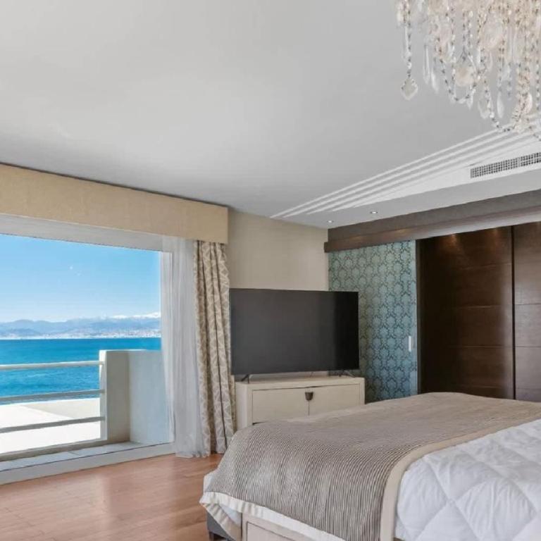 Villa with stunning sea views on prestigious area - Villa - 6