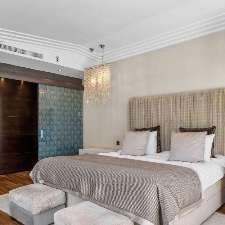 Villa with stunning sea views on prestigious area - Villa - 12