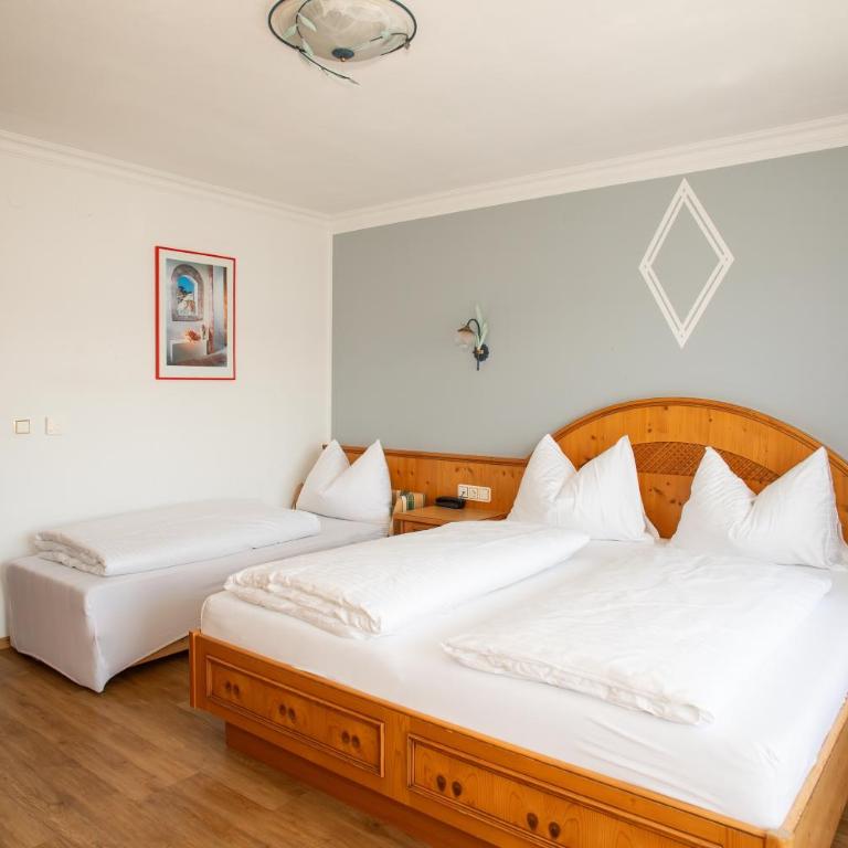 Gasthof zur Post - Double Room with Balcony - 7