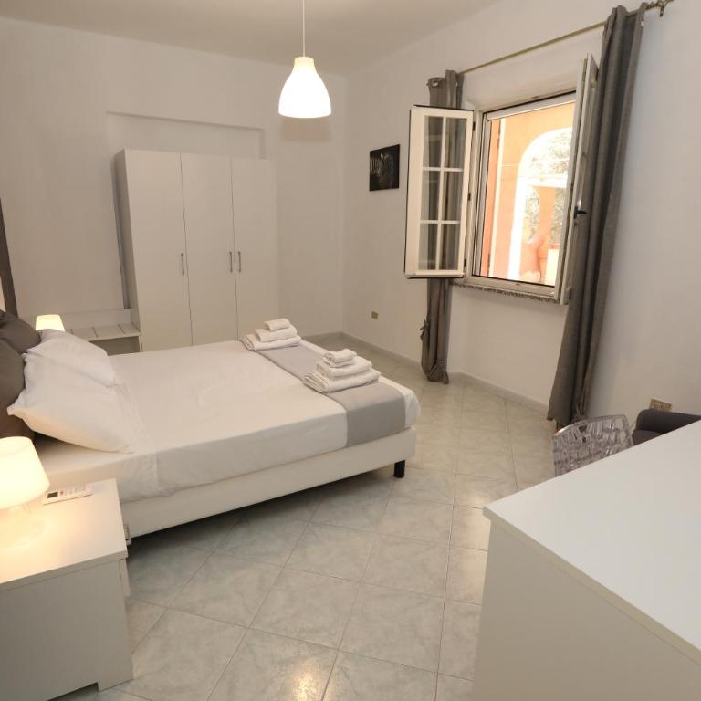 Helios Rooms - Camera Matrimoniale - 2