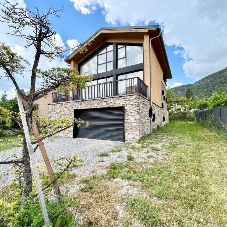 Paradis d'Ubaye - Terrasse - Plan d'eau - Jardin - Chalet - 51