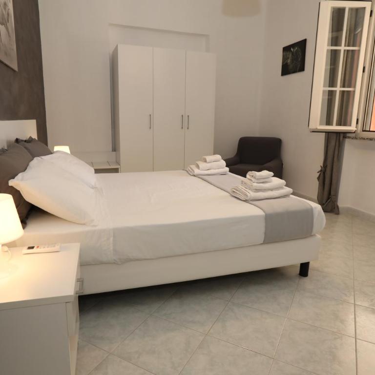 Helios Rooms - Camera Matrimoniale - 3