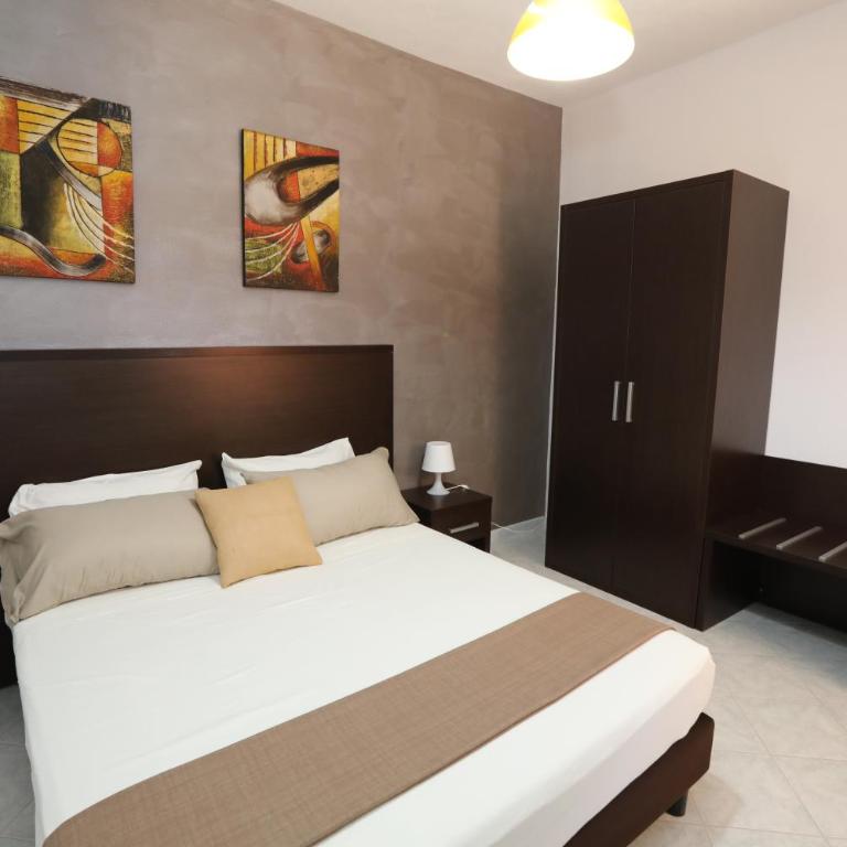 Helios Rooms - Camera Matrimoniale - 4