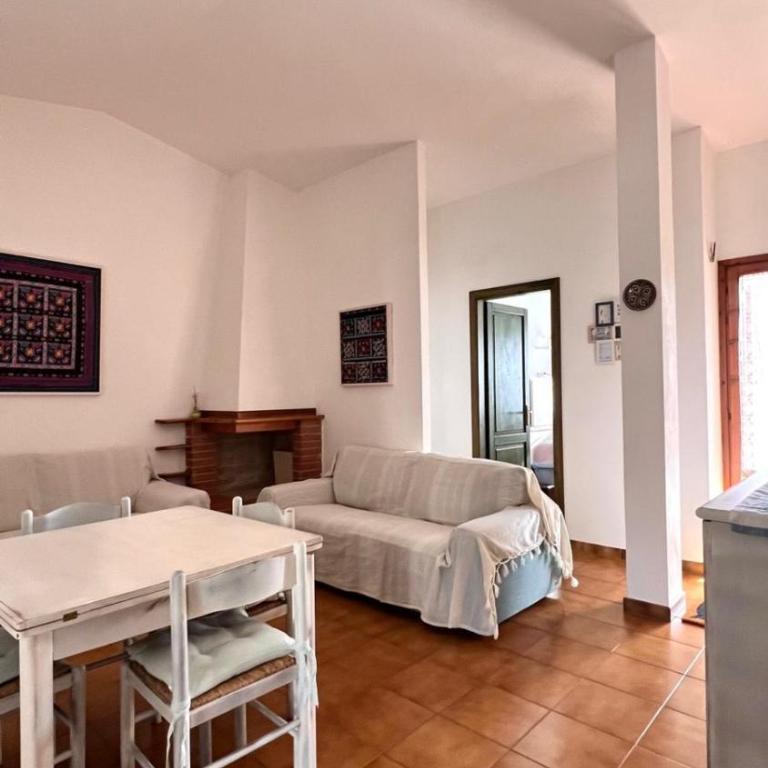casa spiaggia San Teodoro - Three-Bedroom Home - 11
