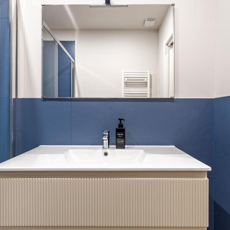 Il Blu monolocale contemporaneo e balcone Bergamo - Apartamento Estudio con balcón - 15