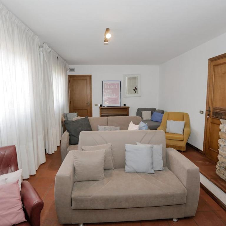NEW VILLA Jacuzzi WIFI BBQ parking GameCinema ROOM - Villa - 10