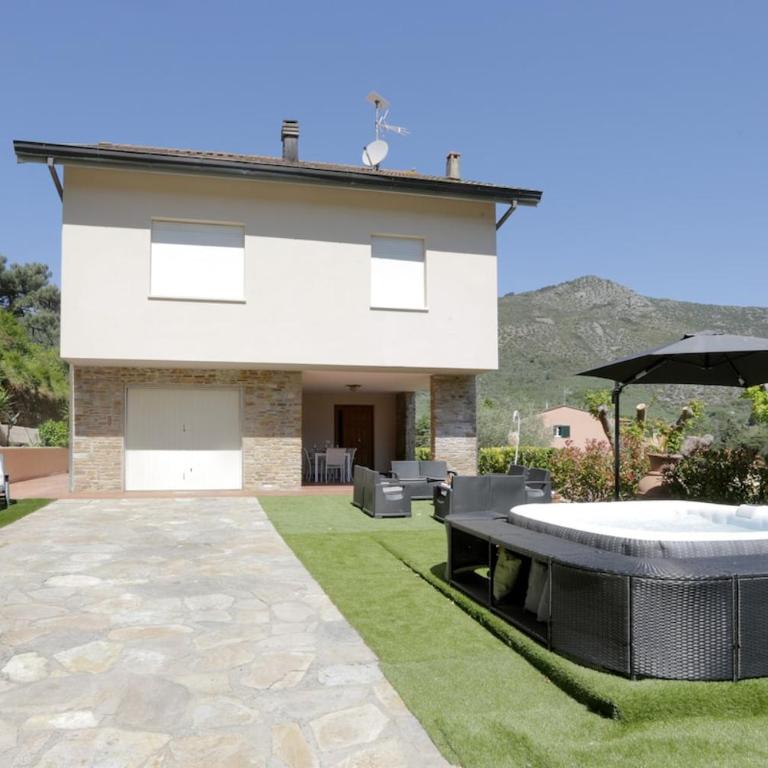 NEW VILLA Jacuzzi WIFI BBQ parking GameCinema ROOM - Villa - 24