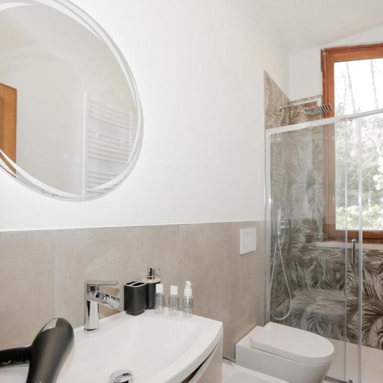NEW VILLA Jacuzzi WIFI BBQ parking GameCinema ROOM - Villa - 25