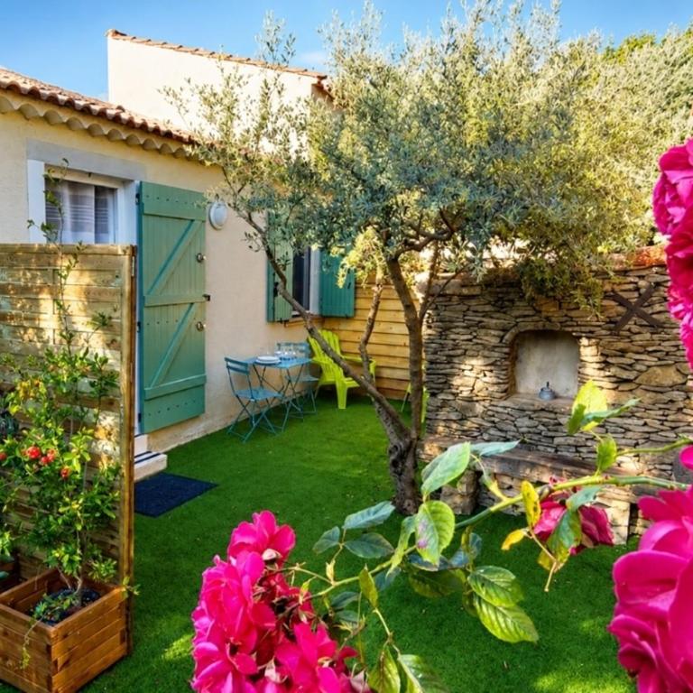 L'Isle-sur-la-Sorgue - Gîte de l'Olivier classé, climatisé, jardin, parking gratuit, centre-ville à 5 min à pied - Double Room with Park View - 3