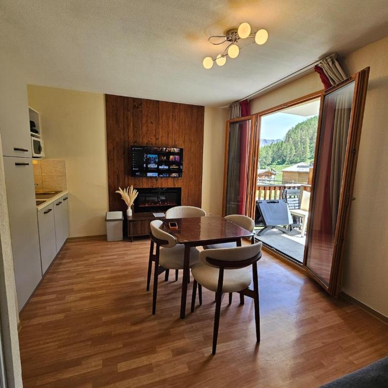 Studio Vue Piste Les Orres 1800 Piscine - Appartamento con 1 Camera da Letto - 1