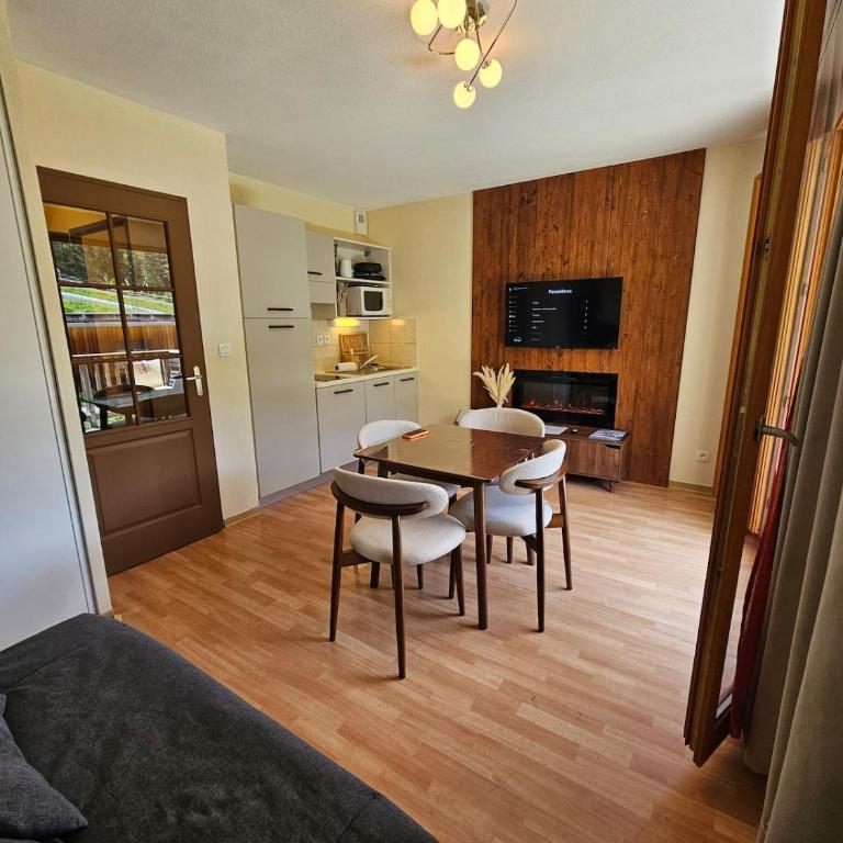 Studio Vue Piste Les Orres 1800 Piscine - Appartamento con 1 Camera da Letto - 12