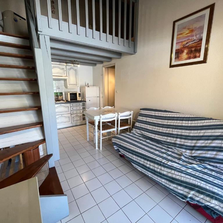 Maison de vacances dans résidence MARINES avec piscine commune, 4 à 5 couchages, 250 m de la mer à PORTIRAGNES Plage LRMA52A - Casa con 2 Camere da Letto - 6