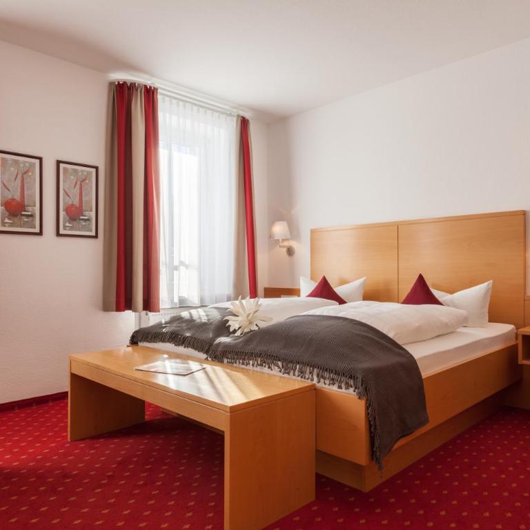 Hotel Waldhorn - Doppelzimmer - Hauptgebäude - 1