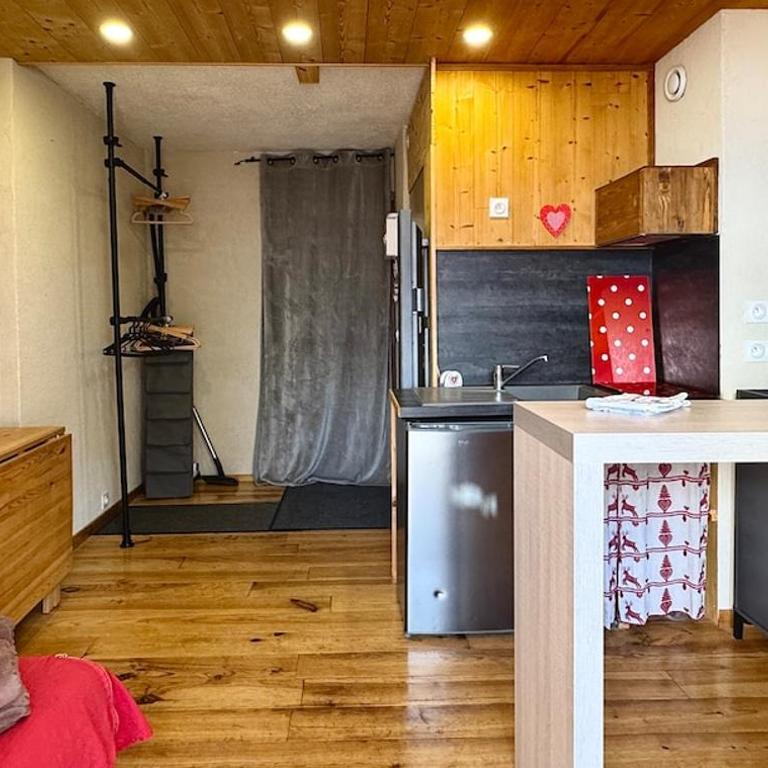 Charming studio - close to Les Sybelles slopes - Studio - Vue sur Montagne - 23