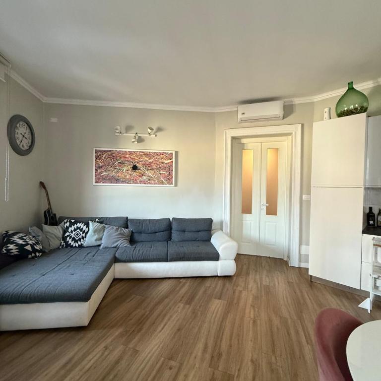 5 min from the center, Elevator , 4 guests, Airport - Appartement 1 Chambre - 8