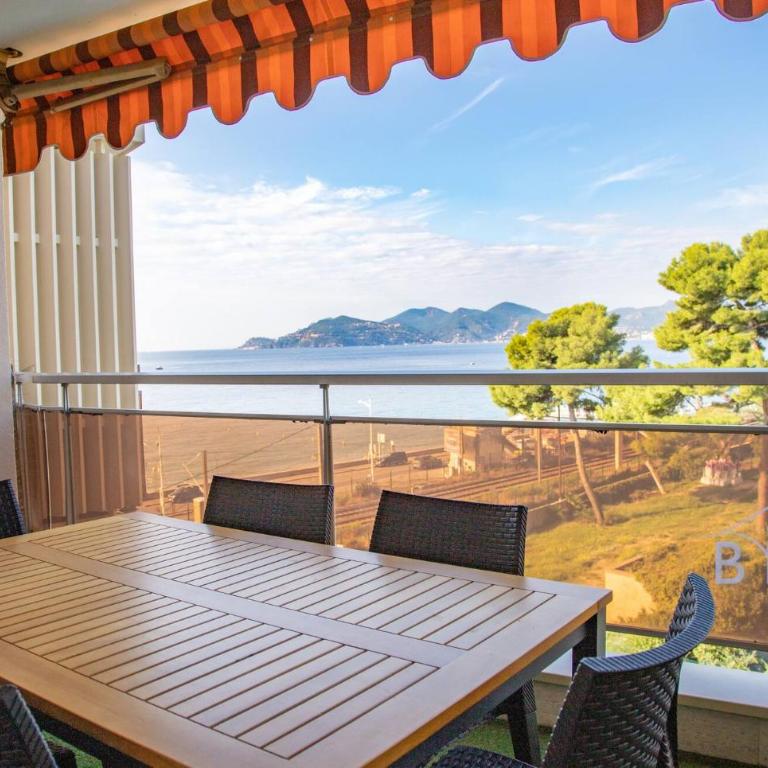 Vue Mer et Esterel Cannes just next to the beach - Apartment - 1