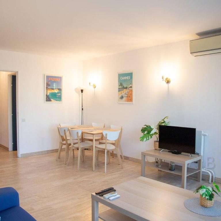 Vue Mer et Esterel Cannes just next to the beach - Apartment - 13