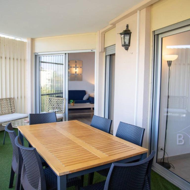 Vue Mer et Esterel Cannes just next to the beach - Apartment - 15