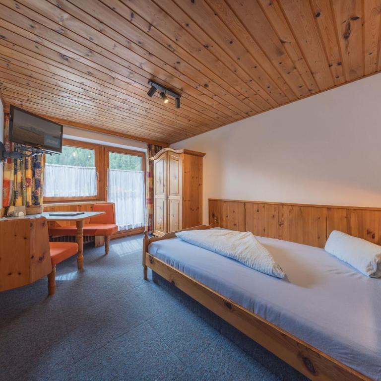 Haus Waldesruh - Einzelzimmer mit Bergblick - 5