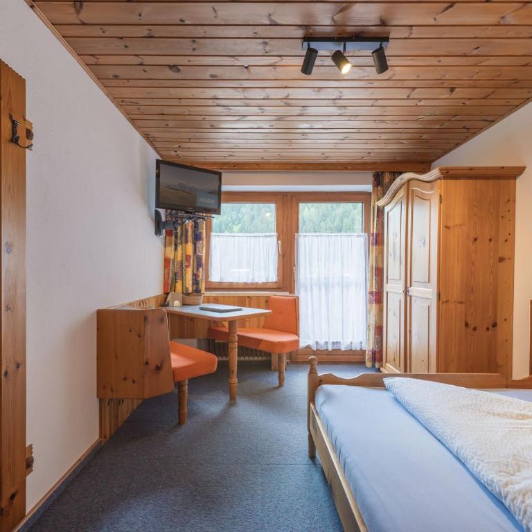 Haus Waldesruh - Einzelzimmer mit Bergblick - 6