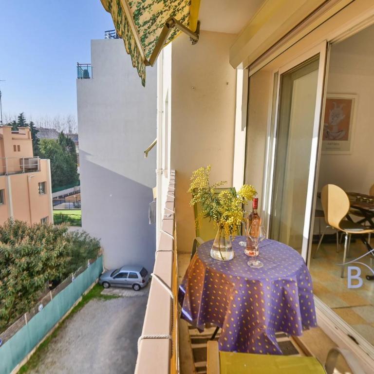 Walking distance from the old town and the sea - Apartment - 2