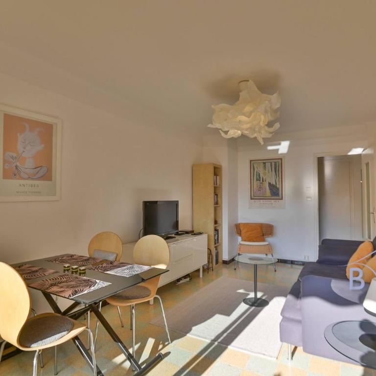 Walking distance from the old town and the sea - Apartment - 5