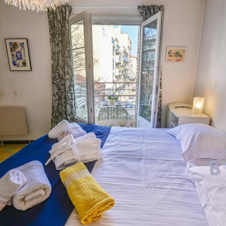 Walking distance from the old town and the sea - Apartment - 9