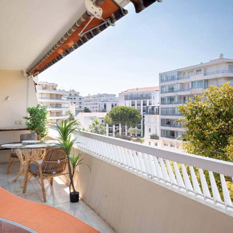 Rue d'Antibes Cannes Bright apartment with terrace - Apartamento - 10