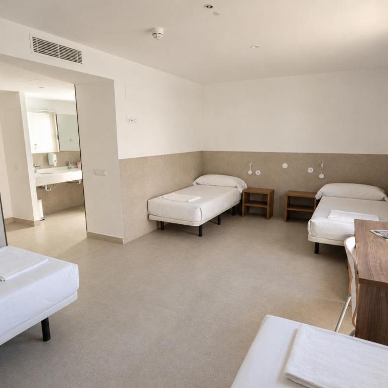 Hotel Bienvenido - Habitación Familiar con baño privado - 7