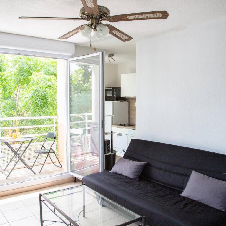 walk to beach with AC and swimpool - Appartement - 9