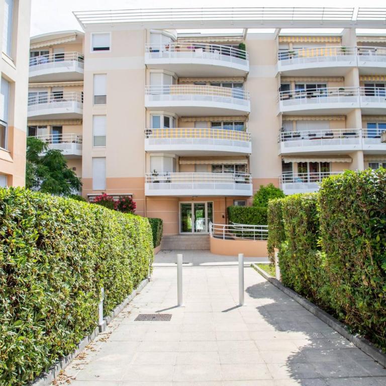 walk to beach with AC and swimpool - Appartement - 19
