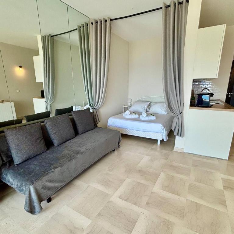 Lovely studio in Marina Baie des Anges - Appartement - 9